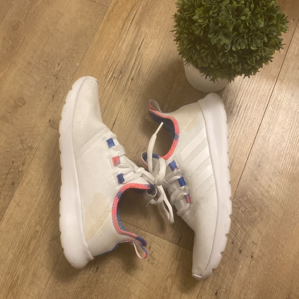 Ladies Adidas size 7 - Picture 3 of 8